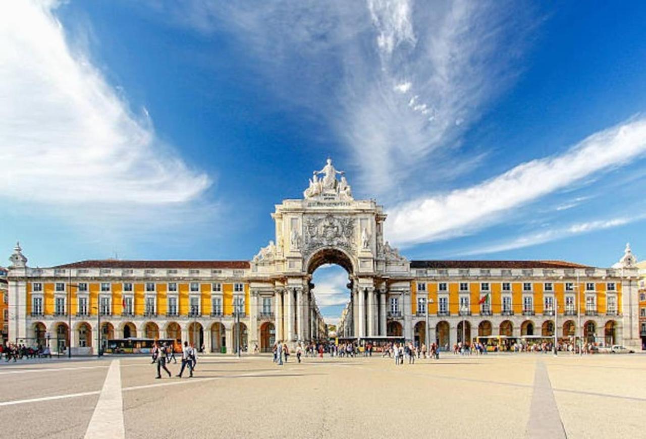 2 Bedroom Apartment For 4 People With Free Public Parking Lisboa Dış mekan fotoğraf