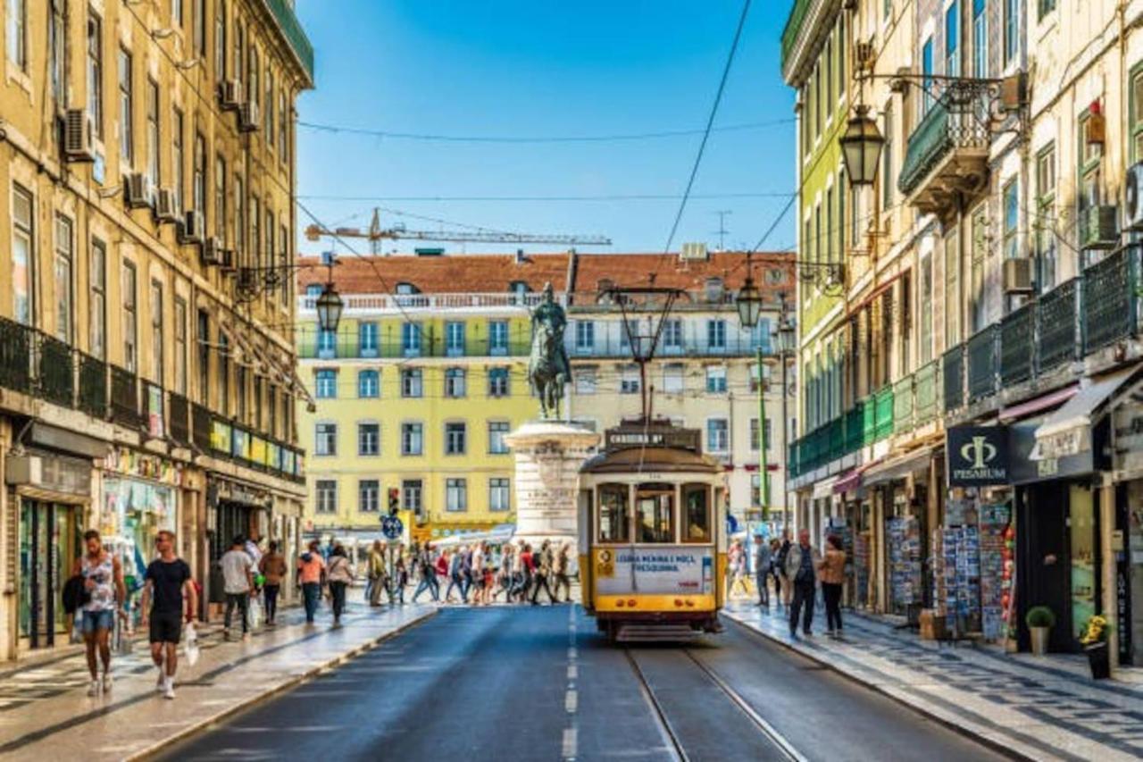 2 Bedroom Apartment For 4 People With Free Public Parking Lisboa Dış mekan fotoğraf