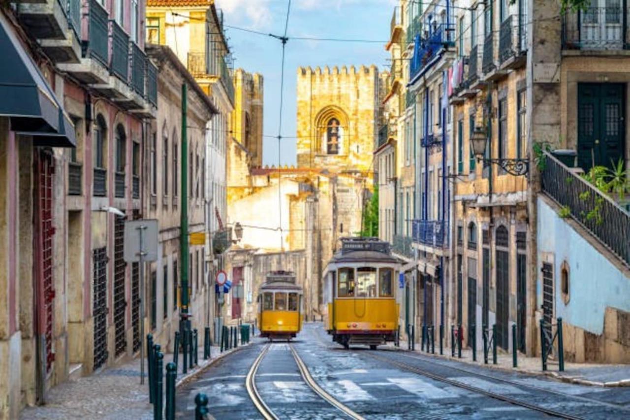2 Bedroom Apartment For 4 People With Free Public Parking Lisboa Dış mekan fotoğraf