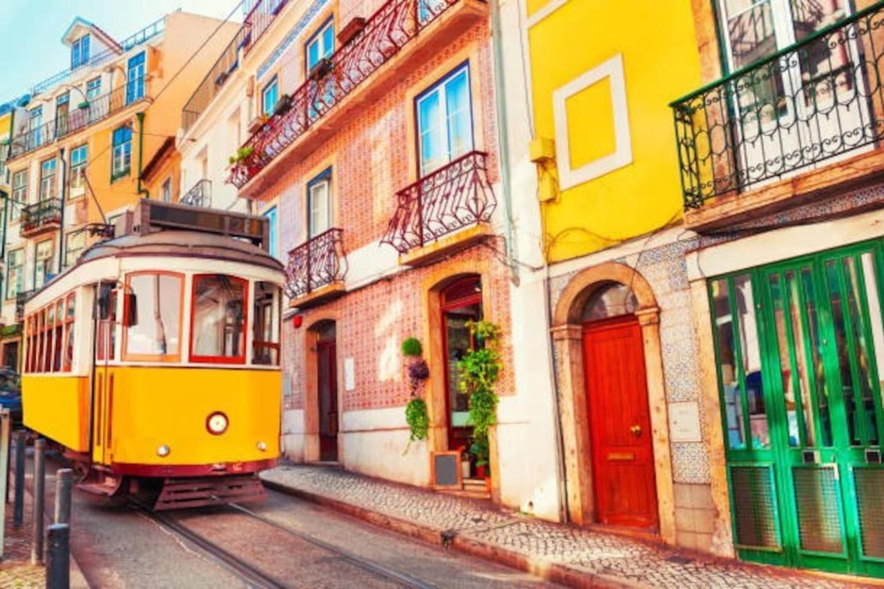 2 Bedroom Apartment For 4 People With Free Public Parking Lisboa Dış mekan fotoğraf
